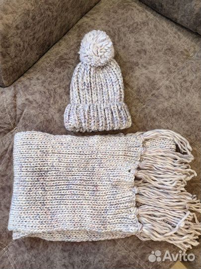 Шапка и длинный шарф женские