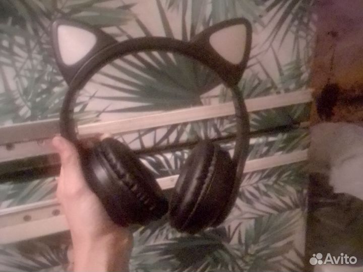 Беспроводные наушники с ушами