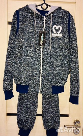 Новый костюм спортивный