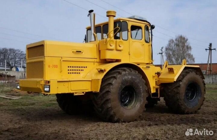 Тракторист Кировец К-744, John Deere