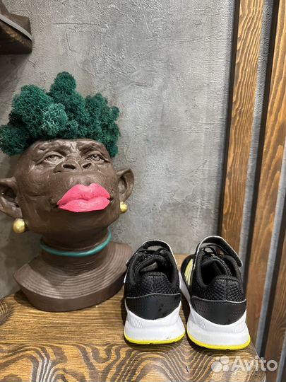 Кроссовки adidas
