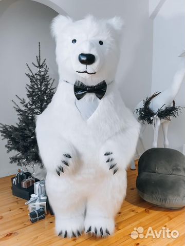 Белый мишка с поздравлением на 8 марта