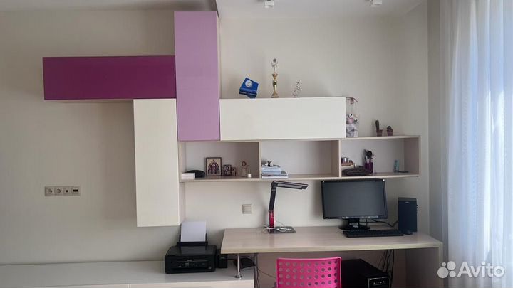 Стенка.Уголок для школьника