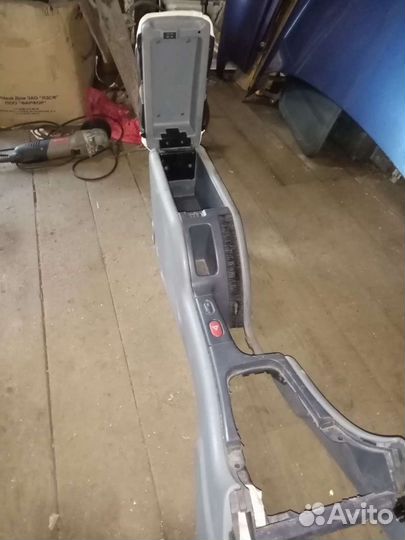 Консоль на рено лагуна 1