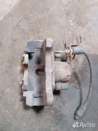 Передний правый суппорт ауди а6 с5