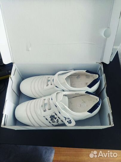 Лоферы женские 39 размер новые
