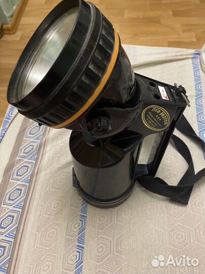 Фонарь осветительный с аккумулятором