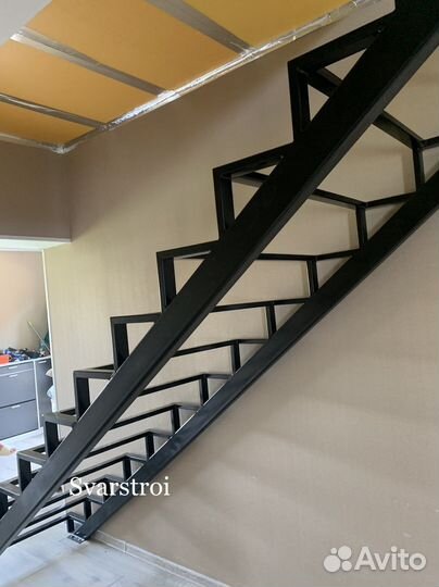 Лестницы из металла