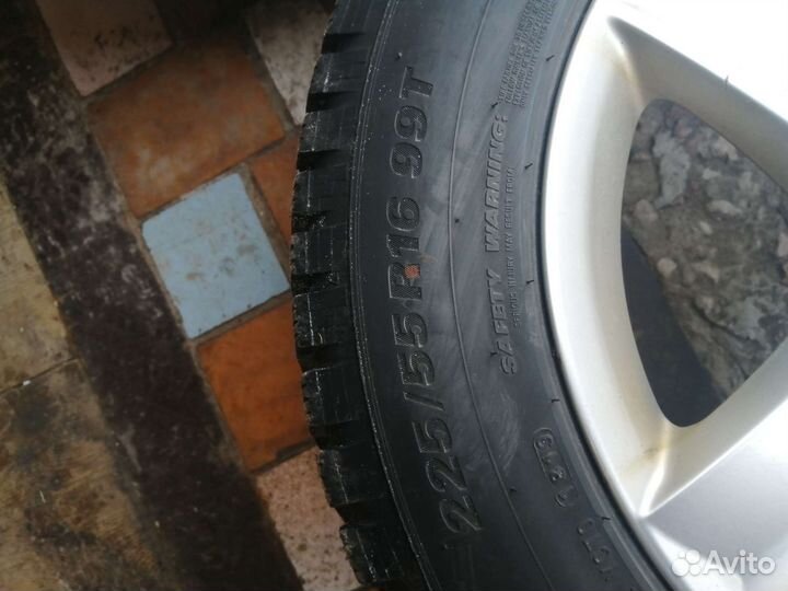 R16 Kumho WinterCraft Ice WI31 225/55, PCD 5x112 DIA 66.6