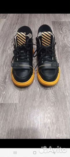 Крутые кроссовки