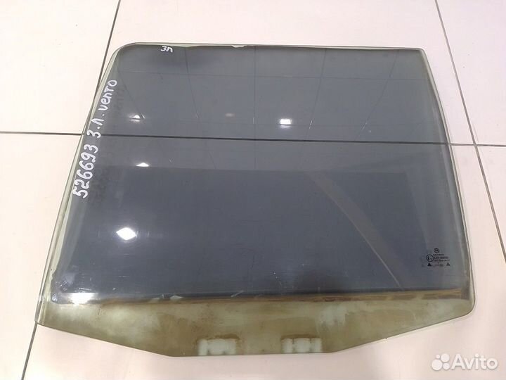 Стекло двери заднее левое