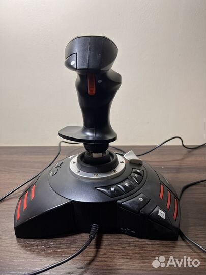 Игровой джойстик thrustmaster t-flight stick x