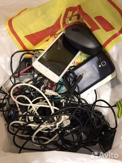 Телефоны на запчасти