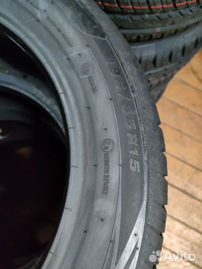 Viatti Strada Asimmetrico V-130 185/55 R15 82H