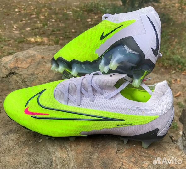 Футбольные бутсы nike