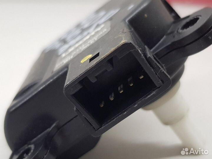 Моторчик привода заслонок отопителя