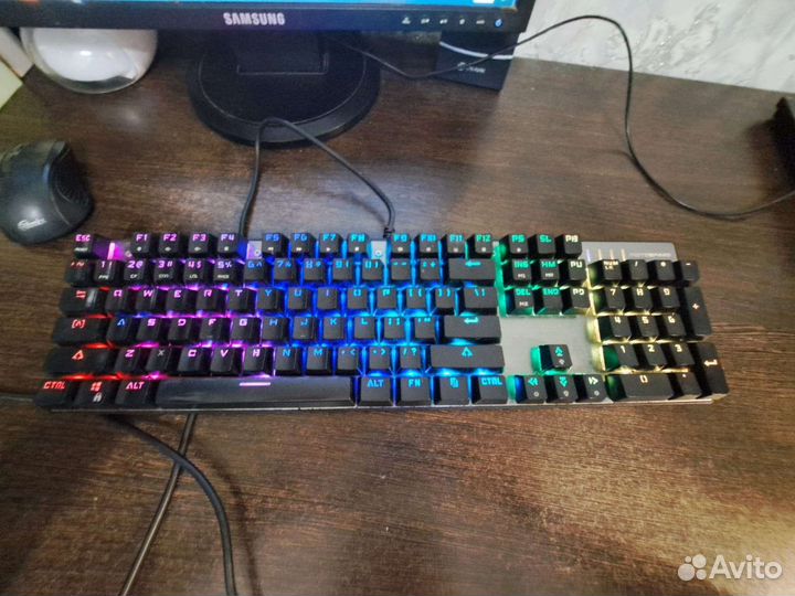 Игровая клавиатура с подсветкой