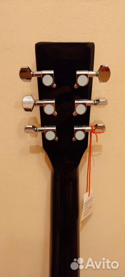 Акустическая гитара