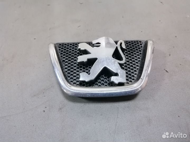 Эмблема на решетку радиатора Peugeot 206 1998-2012