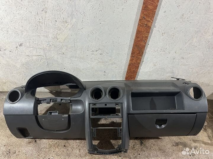 Торпедо renault logan 1