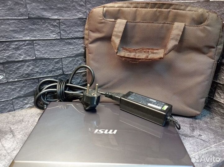 Нетбук MSI U120 1/240