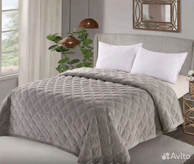 Пледы и покрывало