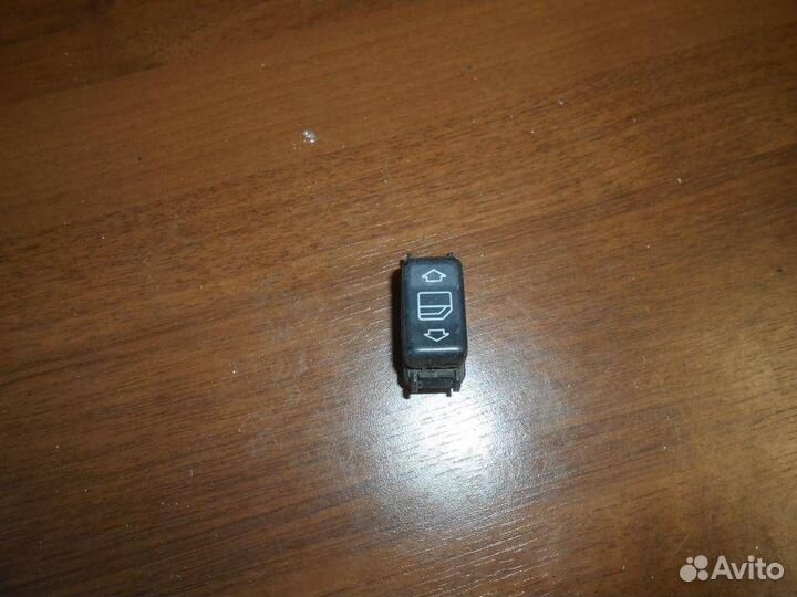 Кнопка стеклоподъемника Mercedes Benz W140 1991-1