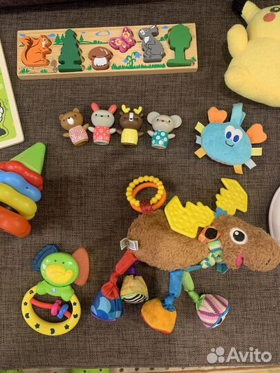 Развивающие игрушки для малышей пакетом