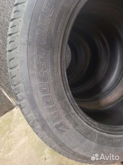 Bridgestone Dueler H/T 687 225/65 R17