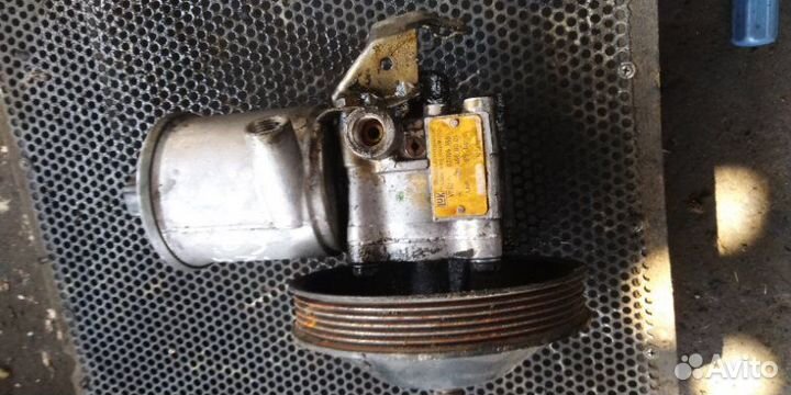 Насос гур Mercedes-Benz E-Class W124 OM601