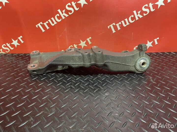 Кронштейн двигателя передний правый