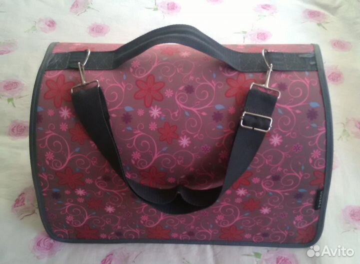 Домик-переноска для кошки в очень хорошем состояни