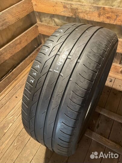 Bridgestone Turanza T001 235/45 R17