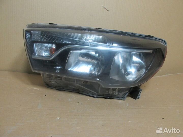 Фара левая Лада Веста 2015