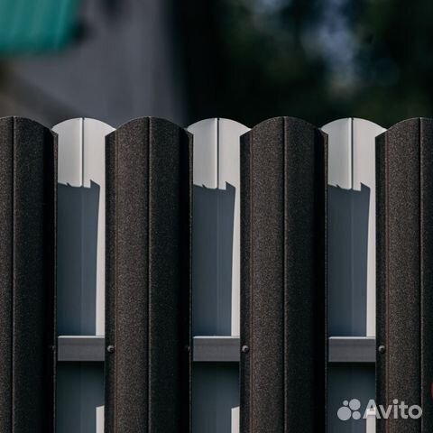 Металлический штакетник для забора / евроштакетник