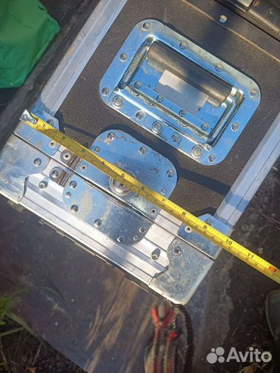 Бронеящик на колесах