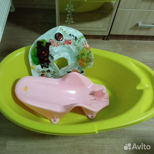 Ванночка для купания новая с горкой и кругом