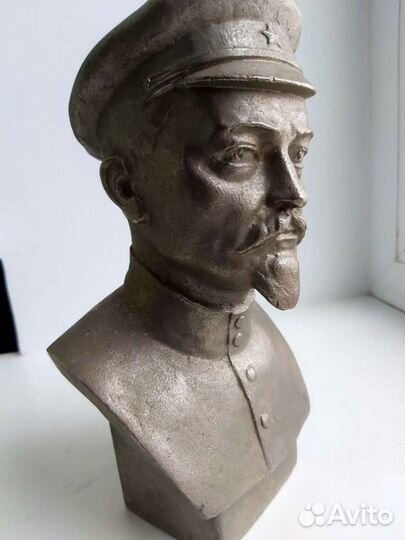Бюст Ф.Э.Дзержинского