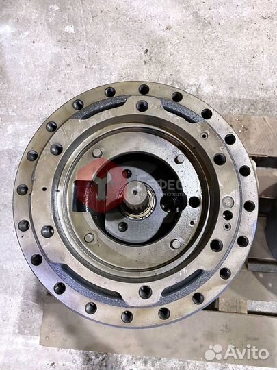 Бортовой редуктор EC290CL 14704139