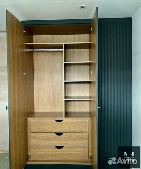 Угловой шкаф