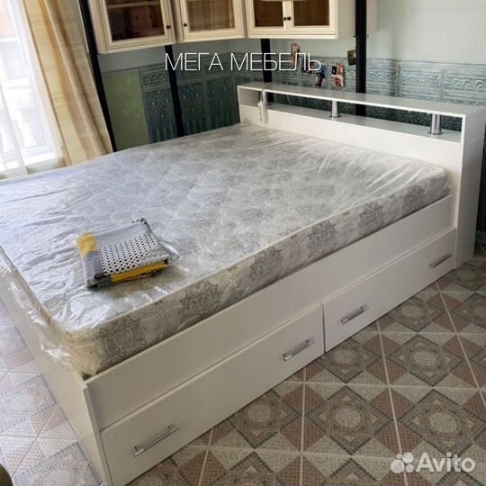 Кровать