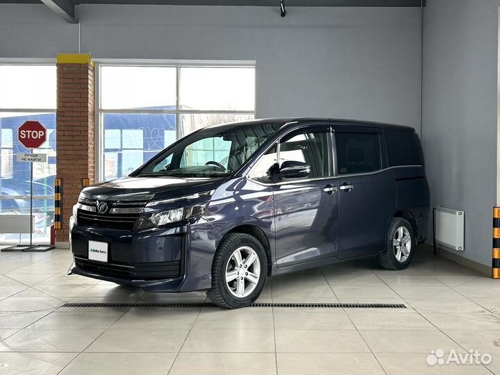 Toyota Voxy 2.0 CVT, 2017, 147 379 км