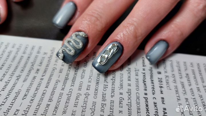 Модель на маникюр и педикюр