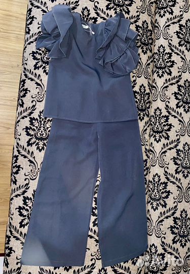 Костюм серый 36 размер на девочку