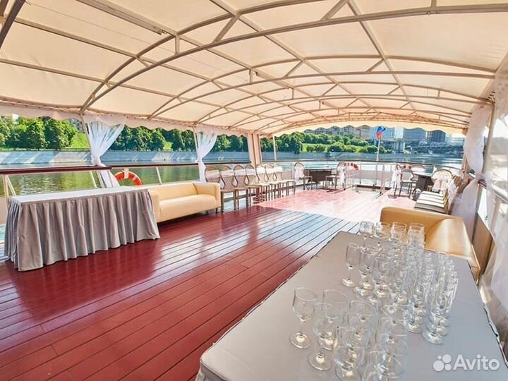 Аренда теплохода Уникум, цены весна-лето 2023