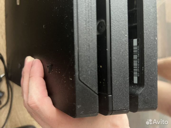 Продам PS4 pro на 1tb