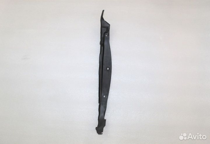 Lexus LS Защитная накладка переднего крыла правая