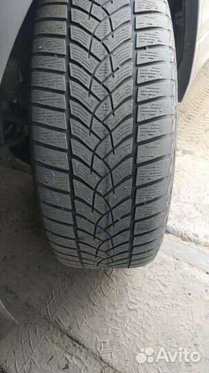 Goodyear UltraGrip Performance Gen-1 235/50 R19 103V