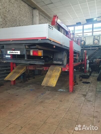 Isuzu NPR с КМУ, 2014