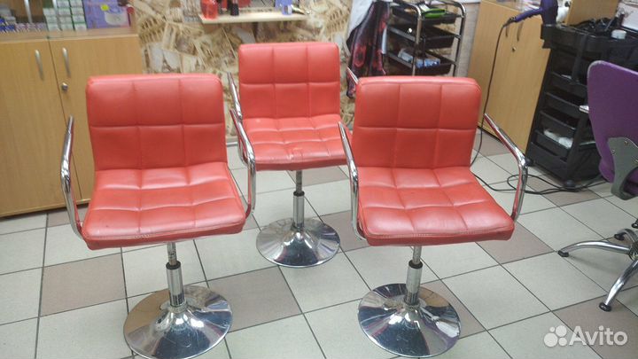 Стул и штора